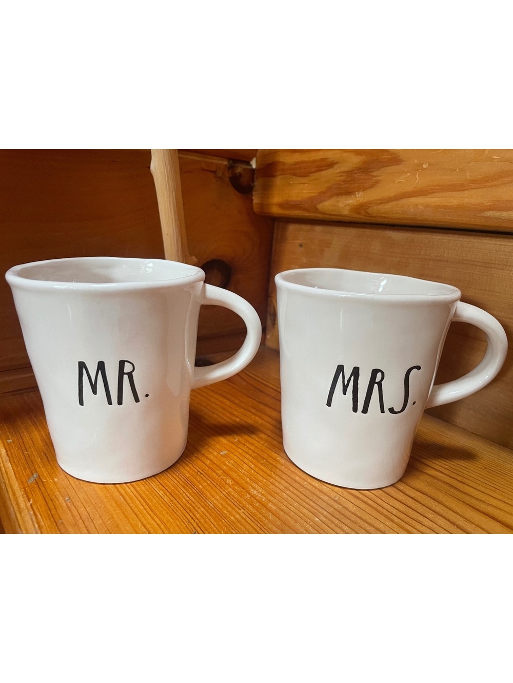 Rae Dunn MR and MRS mug set